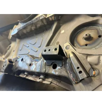 E46 Zestaw naprawczy mocowania zbiornika i przewodów hamulcowych BMW