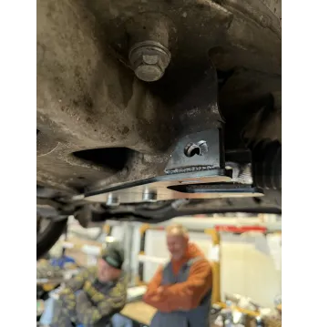 E90 E91 E92 E82 E87 E88 Wzmocnienie belki ławy sanki BMW SWAGIER negatyw