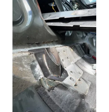 E46 wewnętrzne wzmocnienie podłogi wózka mocowanie belki tylnej przód